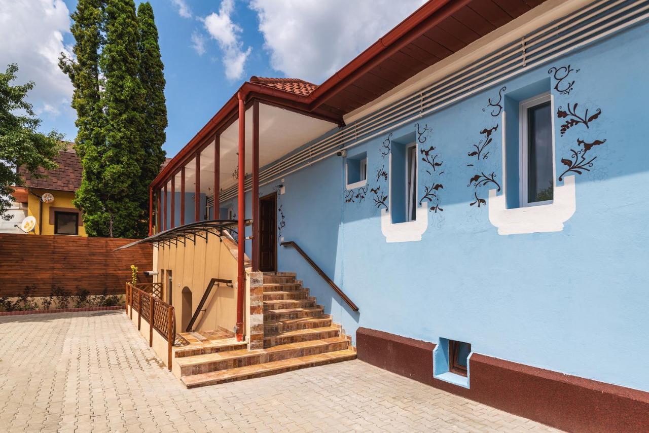 Nikolas Haus Brasov Luaran gambar