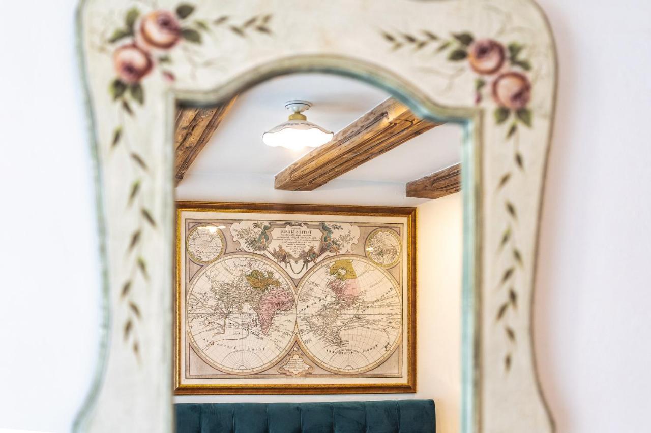 Nikolas Haus Brasov Luaran gambar