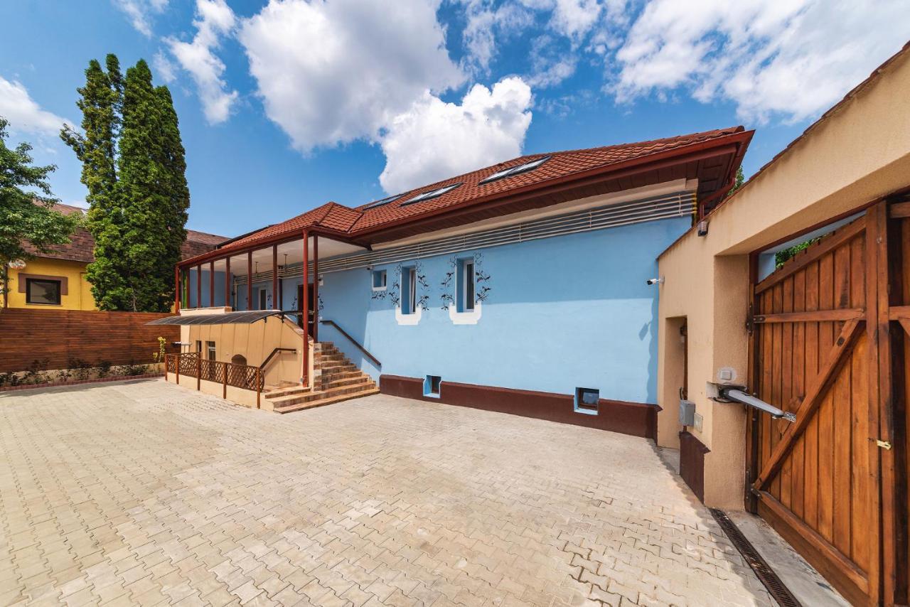 Nikolas Haus Brasov Luaran gambar