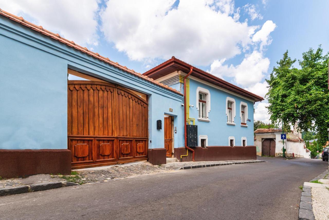 Nikolas Haus Brasov Luaran gambar