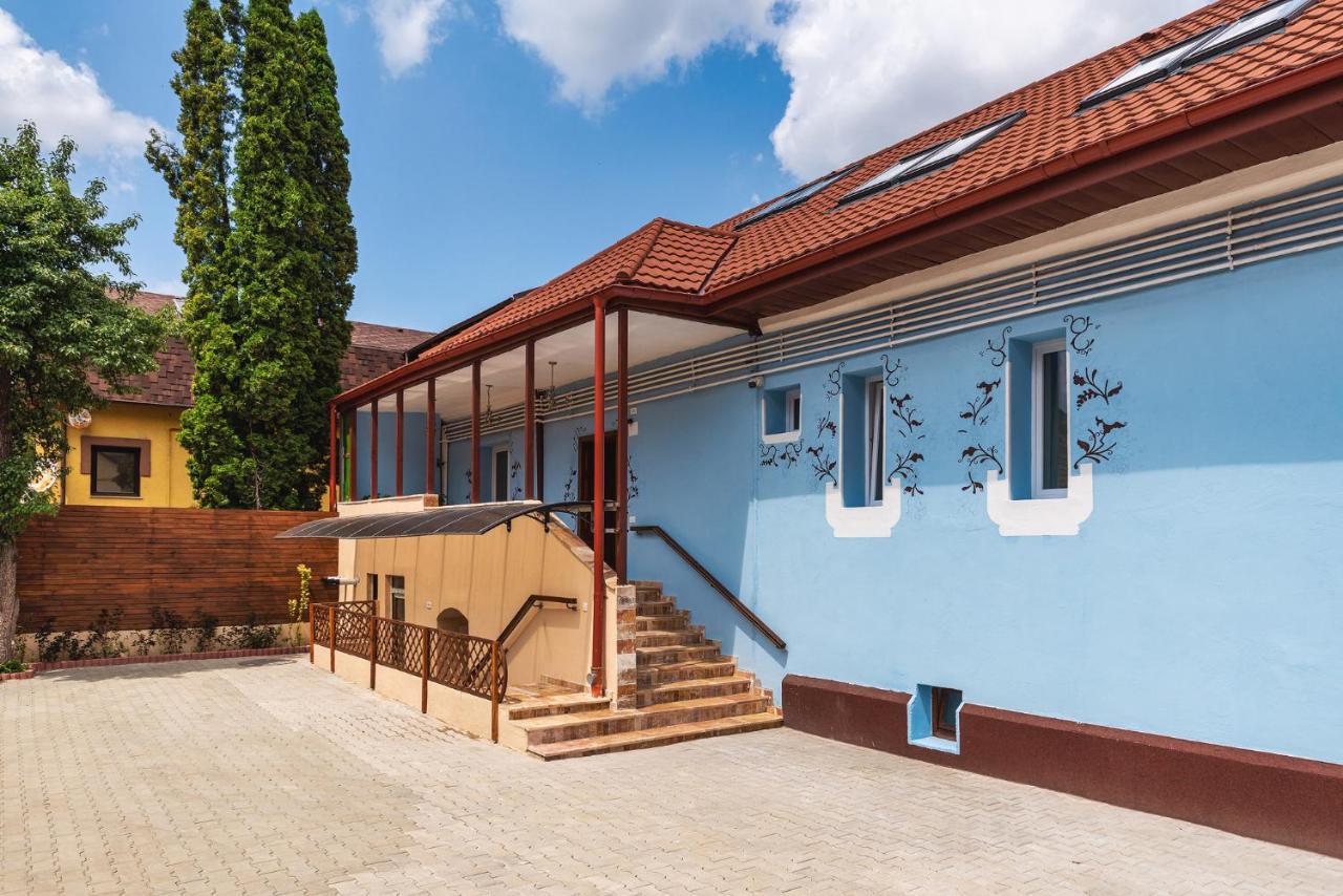 Nikolas Haus Brasov Luaran gambar